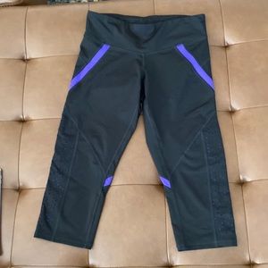 C9 Capri Leggings 19” Inseam Black & Purple Details